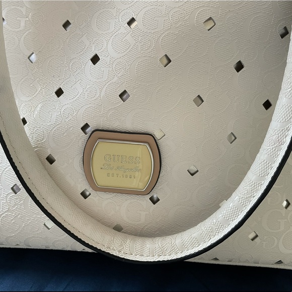 GUESS Rare White Tote Bag NWOT - Picture 9 of 15